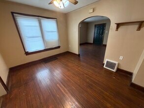 225 Delaware Ave in Danville, IL - Building Photo - Building Photo