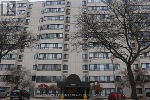 1600 Adelaide St in London, ON - Building Photo