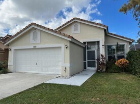 717 Lake Wellington Dr in Wellington, FL - Building Photo