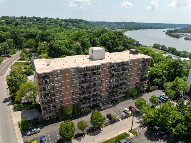 Columbia Tower in Cincinnati, OH - Building Photo - Building Photo