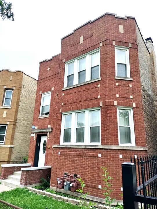 7645 S Throop St in Chicago, IL - Building Photo