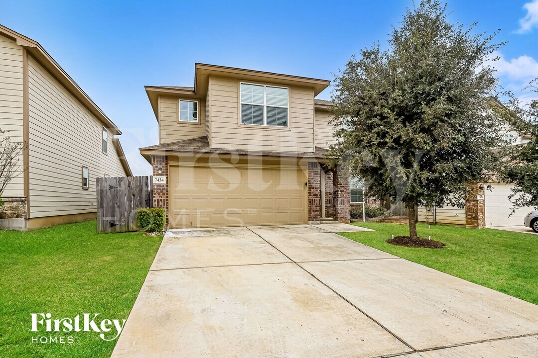 7434 Galileo Line in San Antonio, TX - Building Photo