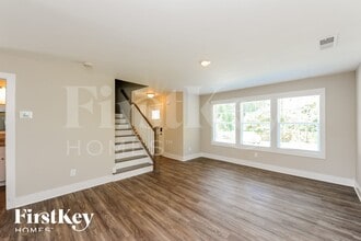 3725 Corvette St in Cumming, GA - Foto de edificio - Building Photo