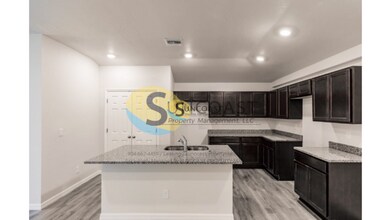 3851 Hollycrest St in Ft. Myers, FL - Building Photo - Building Photo