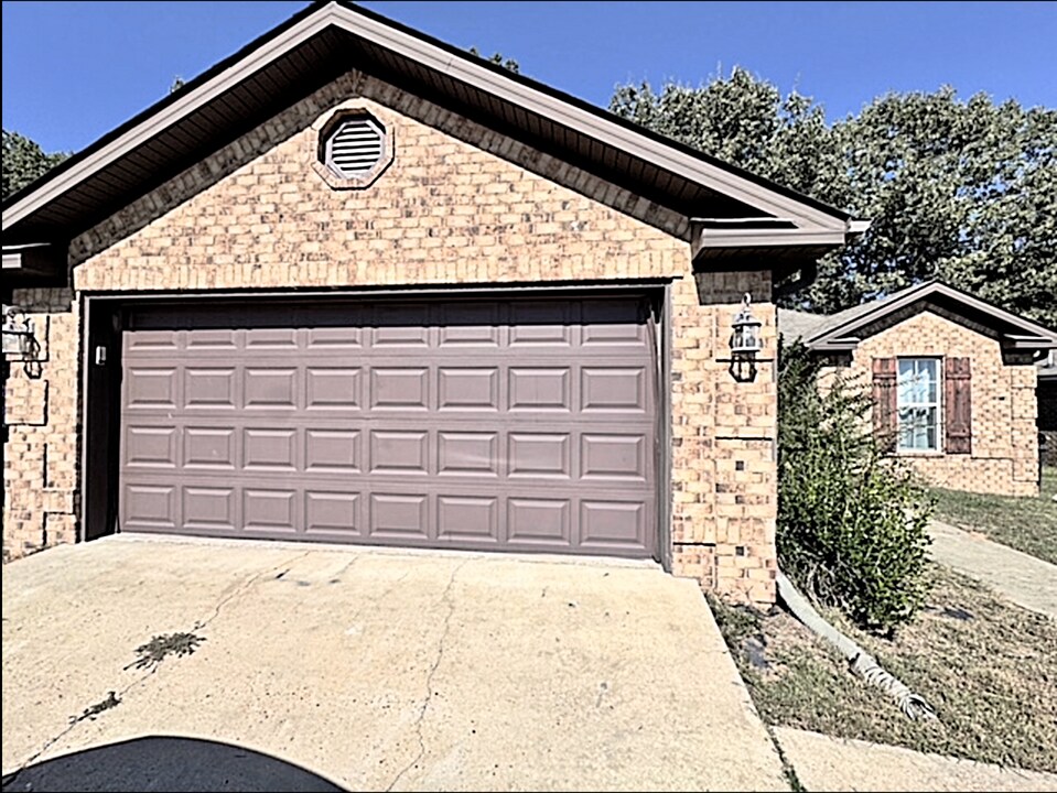 4784 Wildwood Ln in Jonesboro, AR - Building Photo