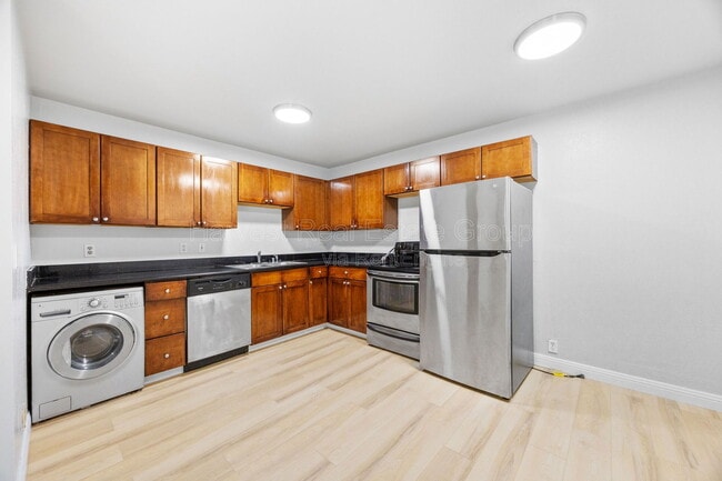 16006 E 14th St in San Leandro, CA - Building Photo - Building Photo