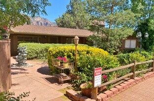 376 Cedar St in Sedona, AZ - Building Photo
