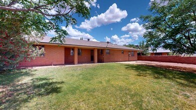 403 Sunnyside Ave in Alamogordo, NM - Building Photo - Building Photo