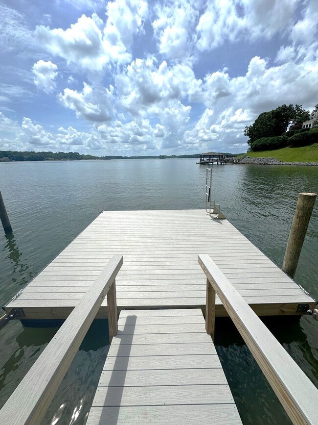 4023 Windward Dr in Fort Mill, SC - Building Photo - Building Photo