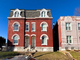 3333 California Ave, Unit 2F in St. Louis, MO - Building Photo