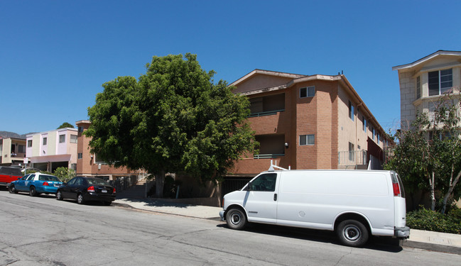 240 E Santa Anita Ave in Burbank, CA - Building Photo - Building Photo