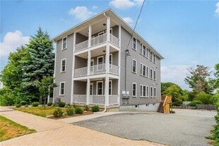 192 Montauk Ave, Unit 1 in New London, CT - Building Photo