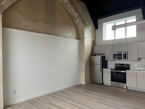 92 E Forest Ave in Detroit, MI - Foto de edificio - Building Photo