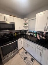 1595 SW 122nd Ave in Miami, FL - Building Photo - Building Photo