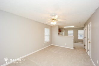 1601 Hallmark Hills Dr in Griffin, GA - Foto de edificio - Building Photo