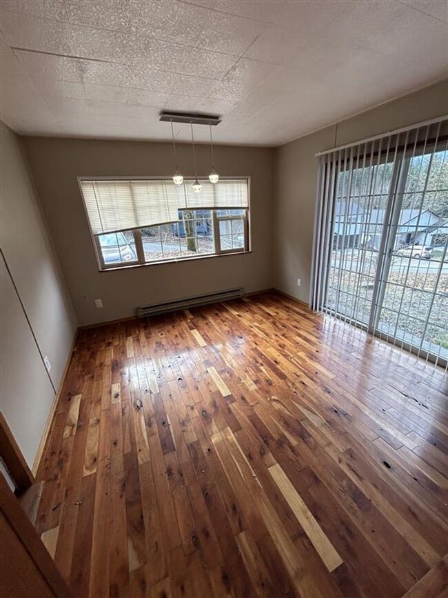 6474 Little Big Horn Rd in Maple Falls, WA - Foto de edificio - Building Photo