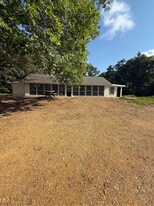 53 Park Ln in Starkville, MS - Building Photo