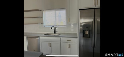 62 Soundview Ave in Fairfield, CT - Building Photo - Building Photo