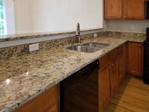 2434 Fairlie Dr in Duluth, GA - Building Photo - Building Photo