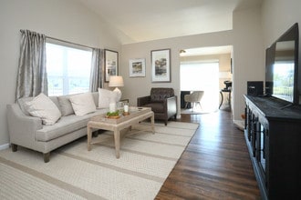 Redwood Brownstown West Road South in Brownstown, MI - Building Photo - Interior Photo