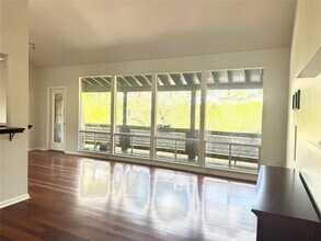 1100 Azie Morton Rd in Austin, TX - Building Photo - Building Photo