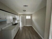 7812 Glass St photo'