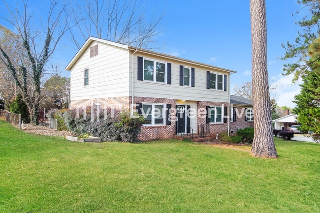 614 Pine Hill Dr in Boiling Springs, SC - Building Photo - Building Photo