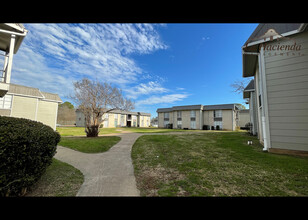 El Rancho Apartments in Dallas, TX - Building Photo - Building Photo