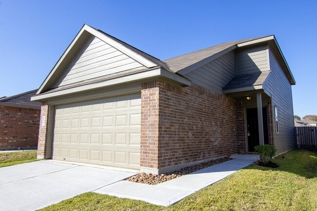 376 N Meadows Dr in Willis, TX - Building Photo - Building Photo