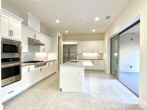 222 Parkwood in Irvine, CA - Building Photo - Building Photo