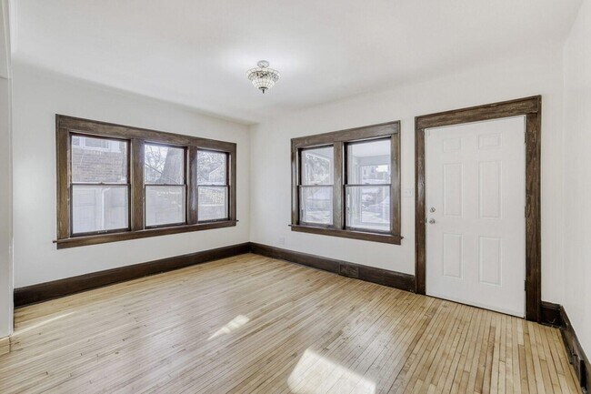 1683 Minnehaha Ave E in St. Paul, MN - Building Photo - Building Photo