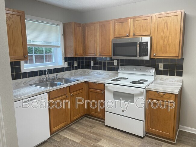 3980 Cypress Pointe Dr in Union City, GA - Building Photo - Building Photo