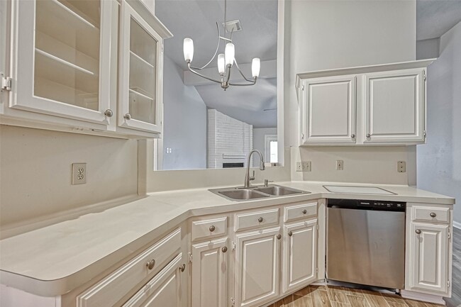 property at 2235 Sentinal Oaks St