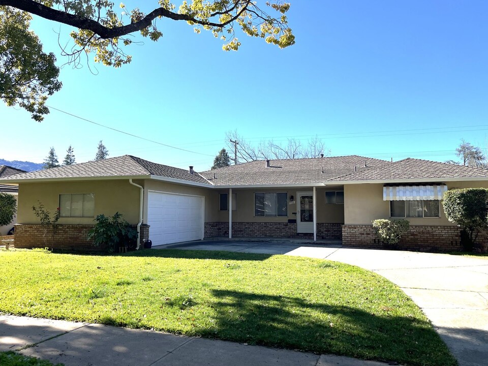 7731 Filice Dr in Gilroy, CA - Building Photo