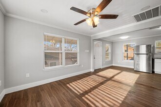 203 Catherine St in Houston, TX - Foto de edificio - Building Photo