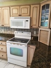 85 Pond St in Salem, NH - Building Photo - Building Photo