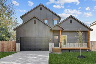 10518 Ashville Dr in Houston, TX - Building Photo