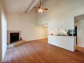 4906 Duval St in Austin, TX - Building Photo - Building Photo