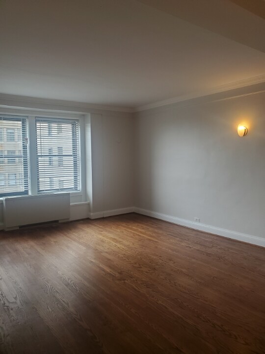 15 E Kirby St in Detroit, MI - Building Photo
