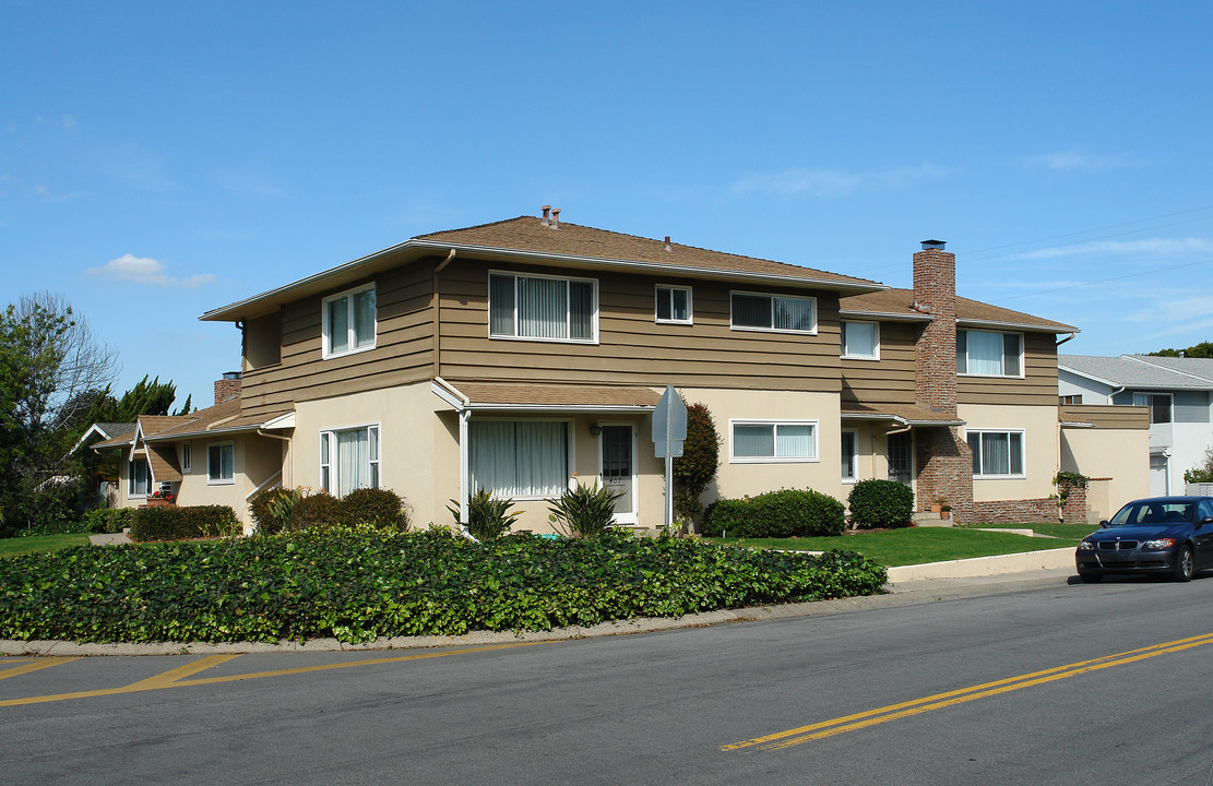 1300-1304 Coral Pl in Newport Beach, CA - Foto de edificio