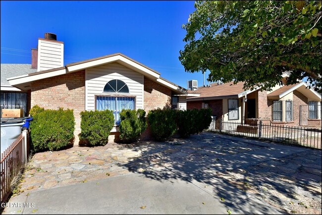 6023 Bridalveil Dr in El Paso, TX - Building Photo - Building Photo