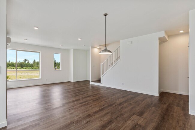 32742 Hemlock Ave SE in Black Diamond, WA - Building Photo - Building Photo