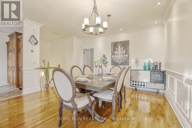 2 Waterford Way in Ottawa, ON - Building Photo - Building Photo