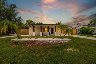 5384 56th Ave N in St. Petersburg, FL - Building Photo
