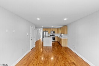 19 Shaw Ave in Newark, NJ - Building Photo - Building Photo