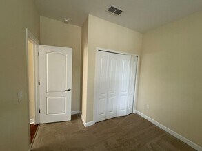 15627 Signature Drive in Winter Garden, FL - Building Photo - Building Photo