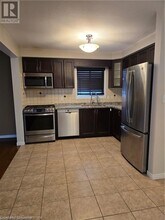 1316 Countrystone Dr in Kitchener, ON - Building Photo - Building Photo