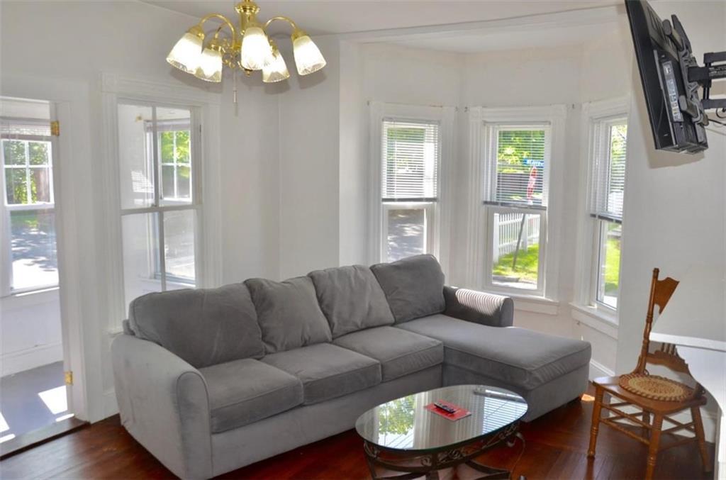 41 Annandale Rd in Newport, RI - Building Photo