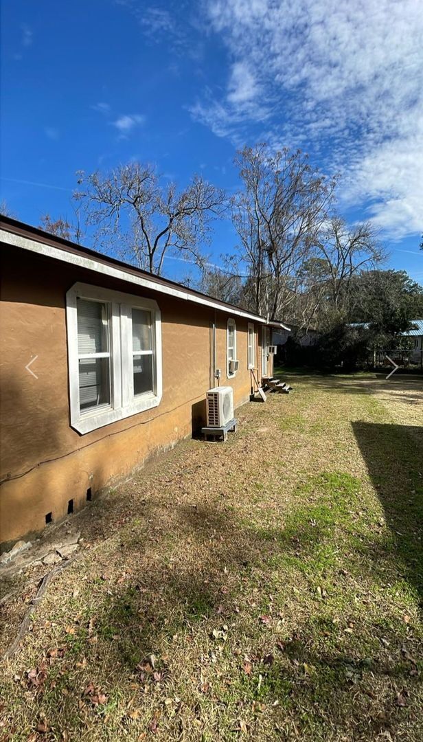 1215 Richmond St in Tallahassee, FL - Foto de edificio - Building Photo