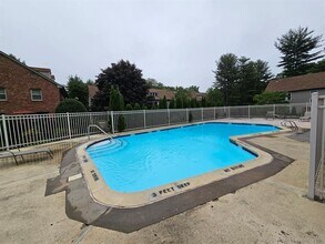 24 Village Walk in Wilton, CT - Building Photo - Building Photo